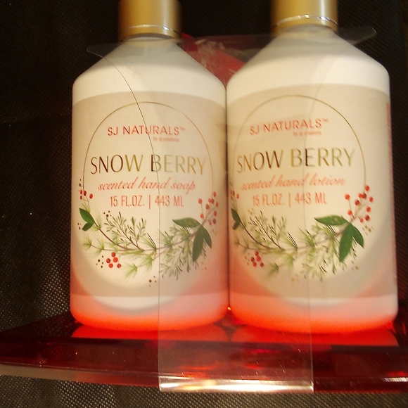 SJ Natural's - NWT, Snow Berry Hand Soap and Lotion Set - Cream and Gold - Picture 1 of 7